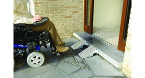 Rampe accès trottoir PMR